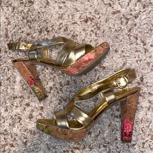 BCBG Girls gold sandal heels size 7.5